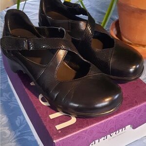 Aravon Black Leather Mary Jane low heels